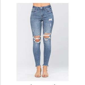 Judy Blue High Rise Knee Destroyed Skinny - Style 8884
